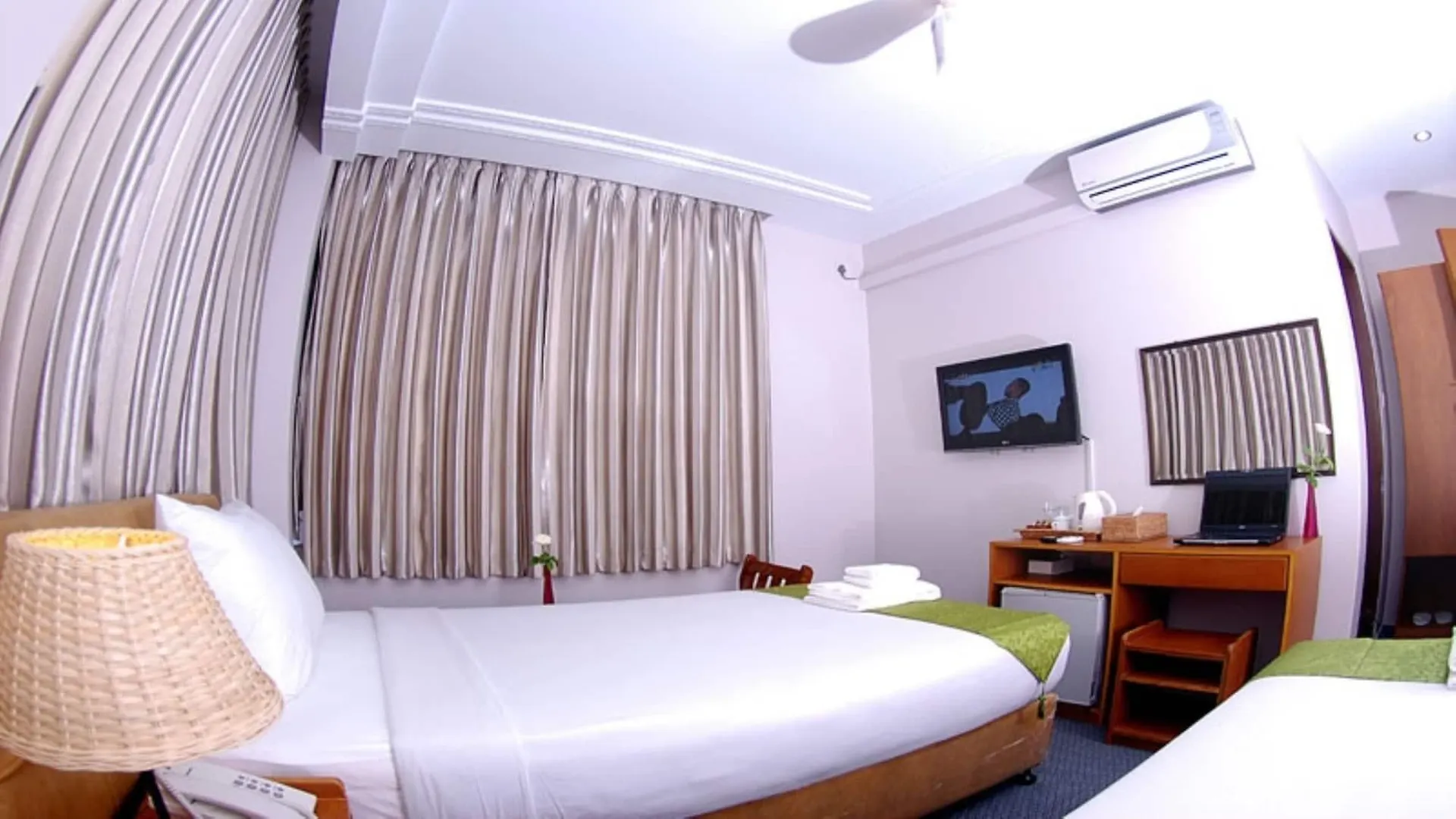 Holiday Hotel Rangún 3*,  Myanmar