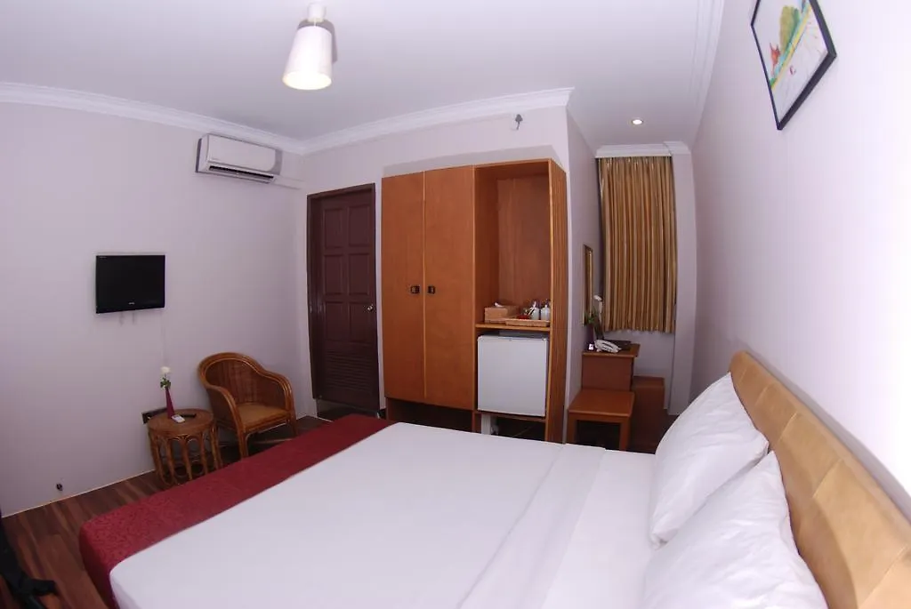 Holiday Hotel Yangon