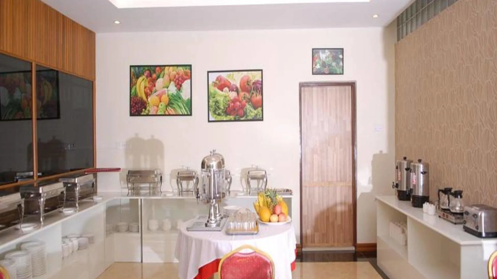 Holiday Hotel Yangon